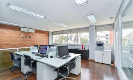 Sala comercial para alugar na Rua Jandiatuba, 143, Vila Andrade, São Paulo