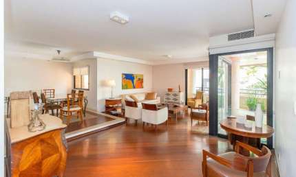 Apartamento tipo para venda em Moema com 3 quartos, sendo 1 suíte, 219.72m²