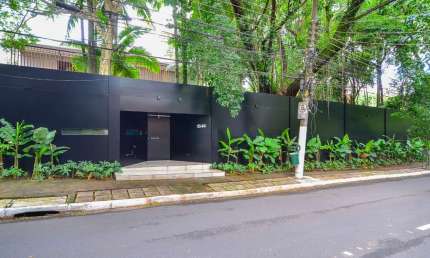 Casa tipo para venda com 4 quartos, sendo 4 suítes, 1,117m²