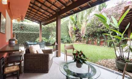 Casa tipo para venda com 3 quartos, sendo 2 suítes, 300m²