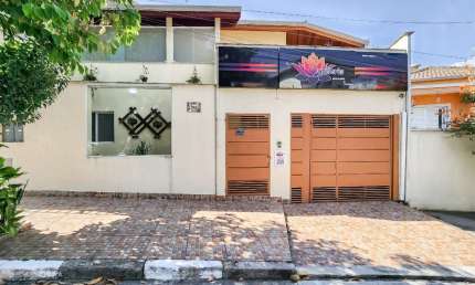 Casa tipo para venda com 5 quartos, sendo 3 suítes, 125m²