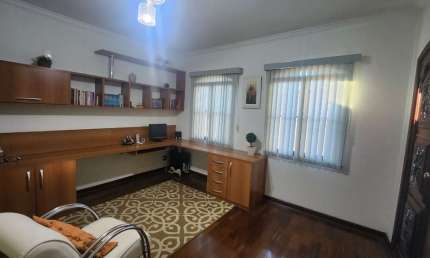 Casa tipo para venda com 3 quartos, sendo 1 suíte, 226m²