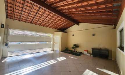 Casa tipo para venda com 3 quartos, sendo 1 suíte, 177.07m²