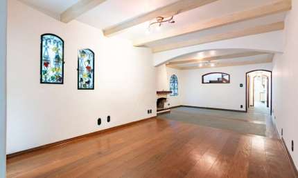 Sobrado para venda com 4 quartos, sendo 3 suítes, 297m²