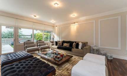 Casa tipo para venda com 4 quartos, sendo 4 suítes, 510m²