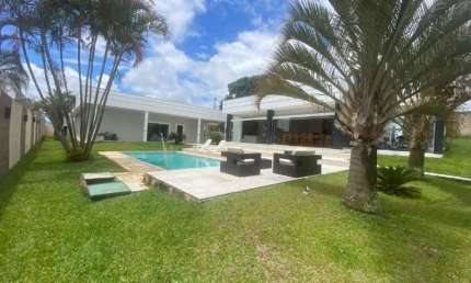 Casa tipo para venda com 5 quartos, sendo 1 suíte, 840m²