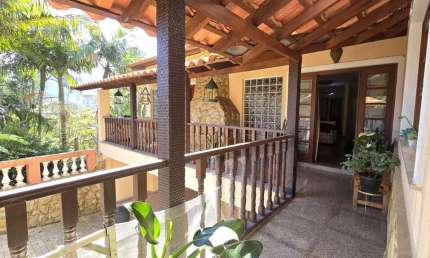 Casa tipo para venda com 5 quartos, sendo 3 suítes, 465m²