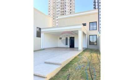 Casa tipo para venda e locação com 2 quartos, sendo 1 suíte, 246m²
