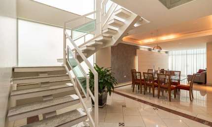 Casa em condomínio para venda com 4 quartos, sendo 4 suítes, 336m²