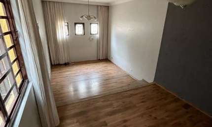 Sobrado para venda com 3 quartos, sendo 1 suíte, 198m²