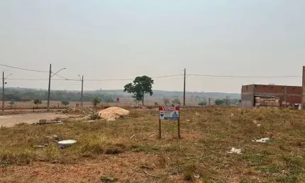 Terreno residencial para venda em Loteamento Parque dos Lírios, 218m²