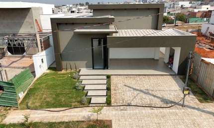 Casa no condomínio Villa Toscana para venda com 3 quartos, sendo 3 suítes, 240m²