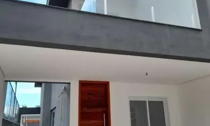 Casa em condomínio para venda com 3 quartos, sendo 3 suítes, 232m²