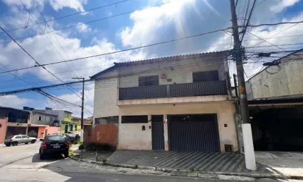Casa de vila para venda em Jardim Primavera com 3 quartos, sendo 1 suíte, 216m²
