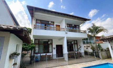 Casa no condomínio Pinus Park para venda com 4 quartos, sendo 4 suítes, 302m²