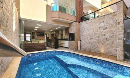 Casa tipo para venda com 3 quartos, sendo 3 suítes, 217m²