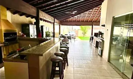 Casa de vila para venda com 3 quartos, sendo 1 suíte, 258m²