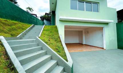 Casa de vila para venda com 3 quartos, sendo 1 suíte, 144m²