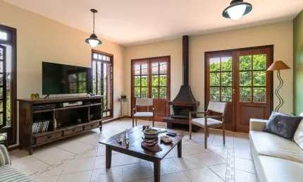 Casa no condomínio PARQUE DAS ARTES para venda com 4 quartos, sendo 4 suítes, 291m²