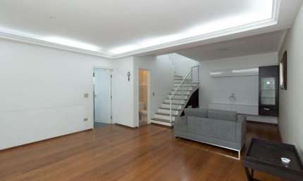 Sobrado para venda com 4 quartos, sendo 4 suítes, 118m²