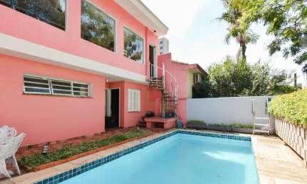 Casa tipo para venda com 3 quartos, sendo 1 suíte, 250m²