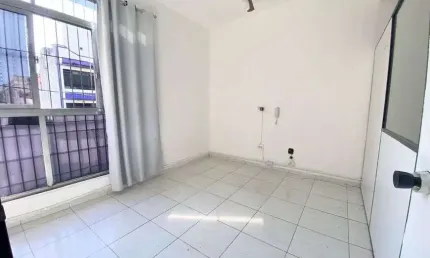 Sala Comercial com 50 metros quadrados no Centro de São vicente