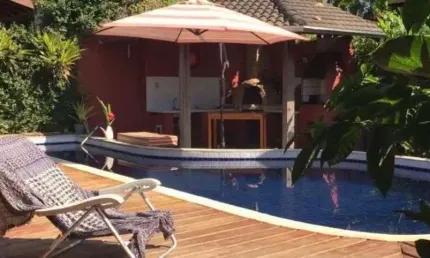 Sobrado para venda possui 111 metros quadrados com 4 quartos em Itamambuca - Ubatuba - SP
