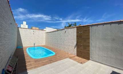 Casa à venda na Rua Serra Negra, 457, Jardim Imperador, Praia Grande