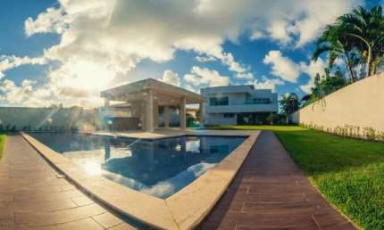 Casa Duplex em Condominio 4 Quartos sendo 2 Suítes 538m2 em Piatã
