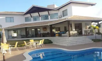 Bela Casa em condominio com 5 quartos sendo 4 suítes 700m2 no Itaigara