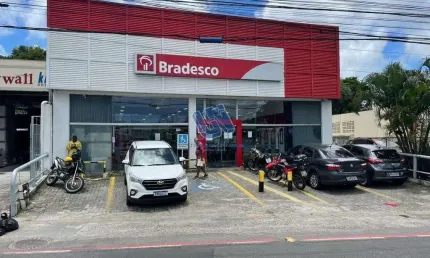 Excelente Imóvel Comercial com 650,00 m²na Avenida Barros Reis