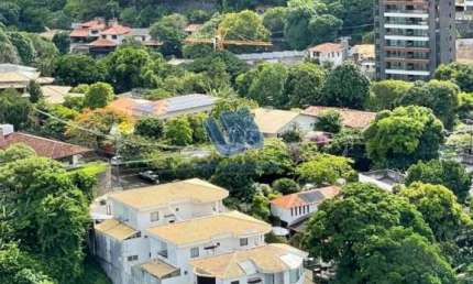 Terreno em condominio 1.400m2 com 3 Casas Triplex Alto Padrão à Venda em Condomínio no Horto Florestal