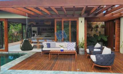 Casa duplex em Condominio com 6 suítes sendo 1 suíte master com 550m2 em Praia do Forte