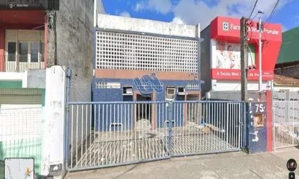 Imóvel comercial com 369,03 m2 no IAPI Frente de Rua.