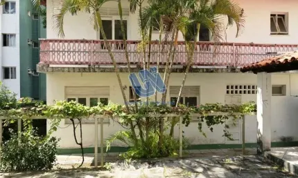 Casa Duplex com 5 quartos sendo 3 suítes 300m2 na Pituba