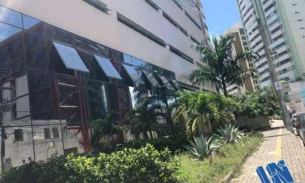 Loja comercial 450m2 Próximo Shopping Itaigara com possibilidade para Clinica e Loja Comercial