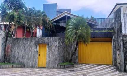 Maravilhosa Casa com Terreno de 474,00m2 Nascente no Itaigara
