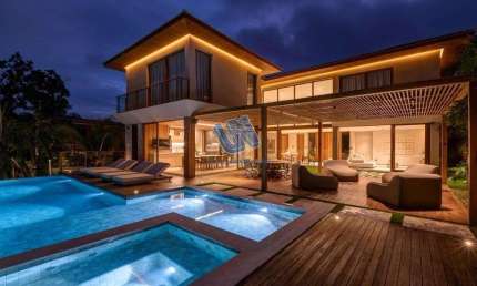 Casa duplex em Condominio mobiliado com 5 suítes sendo 1 suíte master com 709,86m2 em Praia do Forte