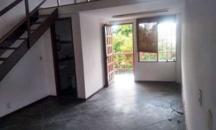 Sala comercial com mezanino para alugar no Itaigara com 33,50m2