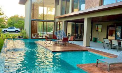 Casa duplex em Condomínio 7 suítes sendo 1 suíte máster com 469m2 em Praia do Forte