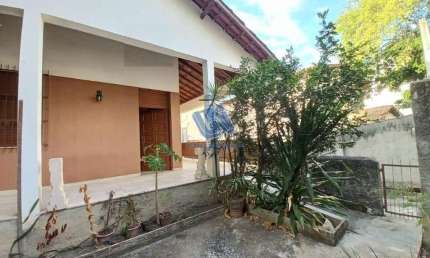Casa Duplex Para Venda ou Locação área construída 250,00m2 e terreno com 385,00 m2 no Bairro Pituba