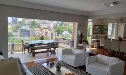 Apartamento nascente 4 quartos sendo 2 suítes 186m2 em Ondina com Porteira Fechada
