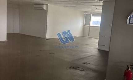 Civil Tower Sala comercial com 212,57m2 no Costa Azul