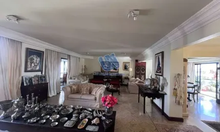 Apartamento Quatro Suítes, Gabinete, Sala de TV, duas Varandas com 397,00 M2