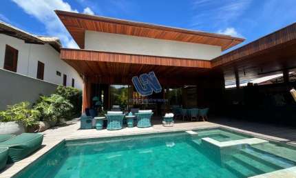 Casa de Condominio 5 Suítes 262,91m2 em Praia do Forte