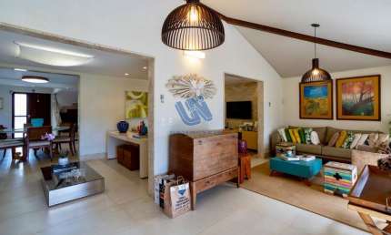 Casa no Condomínio Quatro Rodas Golf Residencial com 4 quartos sendo 2 suítes 241m2