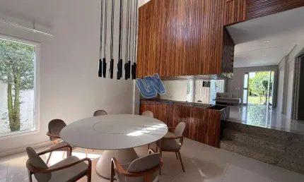 Casa em Condomínio em Alphaville I Mobiliada com 4 Quartos  700m2