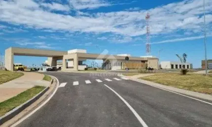 Terreno em condomínio fechado à venda na Arquiteto Hélder Cândia, 36, Ribeirão do Lipa, Cuiabá por R$ 310.000