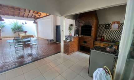 Casa com 3 quartos à venda na José Bonifácio, 3, Centro Sul, Várzea Grande por R$ 800.000