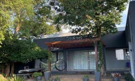 Casa com 1 quarto à venda na Rua Frei Canuto, 1, Centro, Chapada dos Guimarães por R$ 650.000